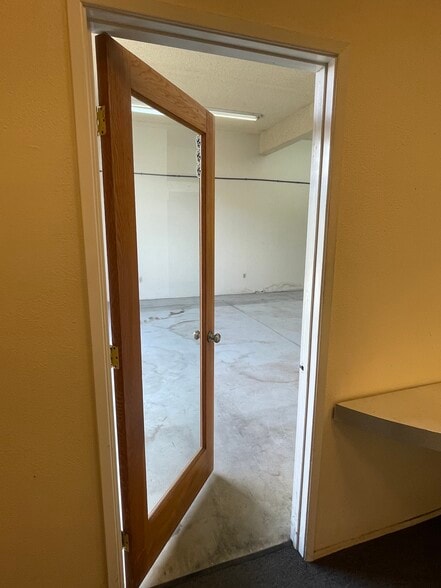 More Photos Of 3585 Hancock St, San Diego Light Distribution For Lease