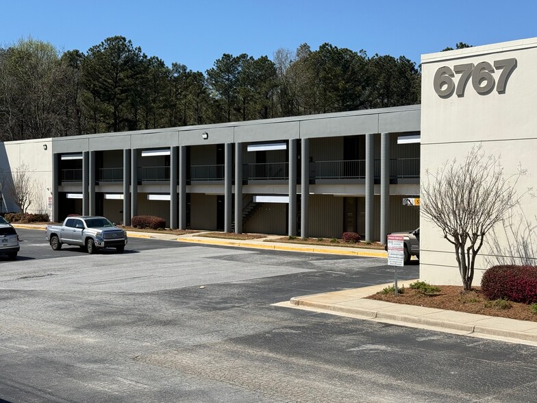 More Photos Of 6767 Peachtree Industrial Blvd, Peachtree Corners Warehouse For Lease