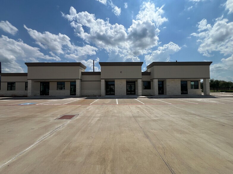 More Photos Of 10401 S Mason Rd Building C, Richmond Medical For Lease