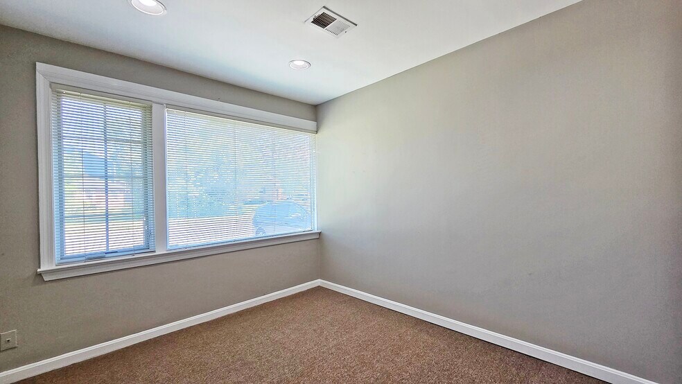 More Photos Of 1300-1302 Lafayette Dr, Alexandria Office For Lease