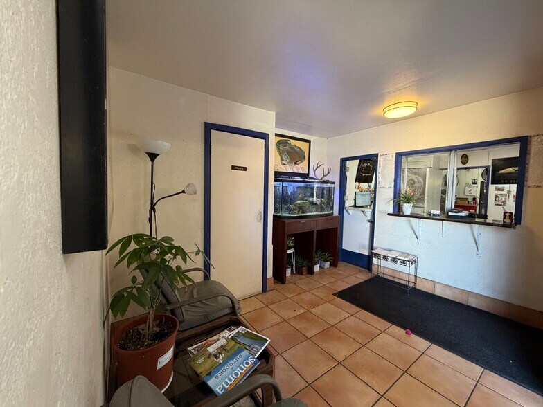 More Photos Of 43 Tiburon St, San Rafael Service For Sale