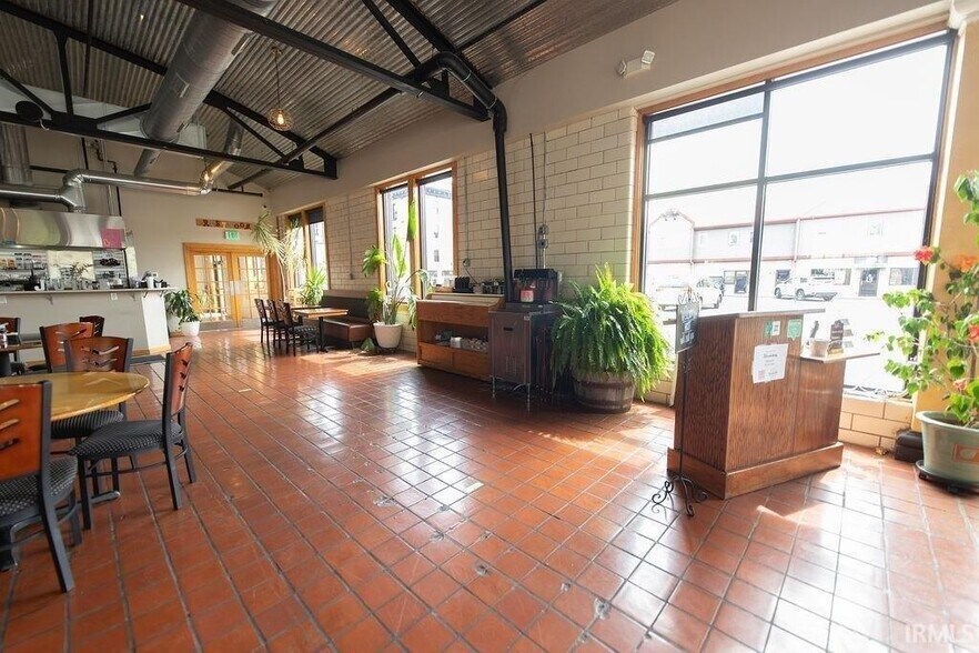 More Photos Of 409 S Walnut St, Bloomington Restaurant For Sale