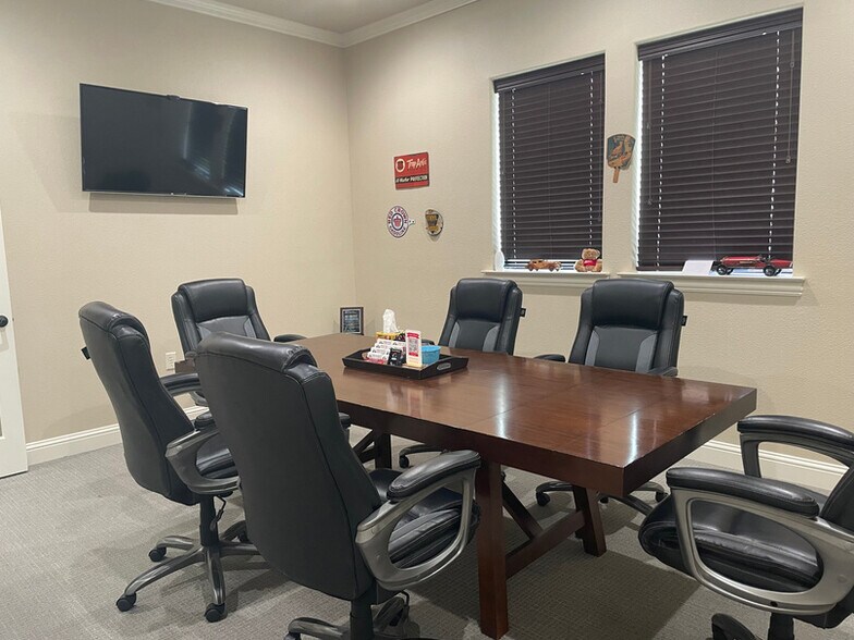 More Photos Of 4221 Medical Pky, Carrollton Medical For Lease