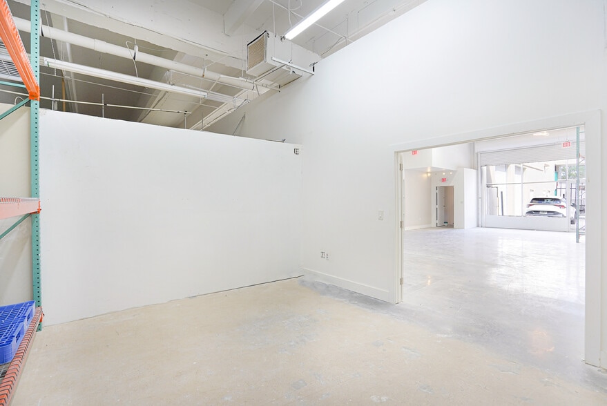 More Photos Of 10200 NW 25th St, Doral Light Distribution For Sale