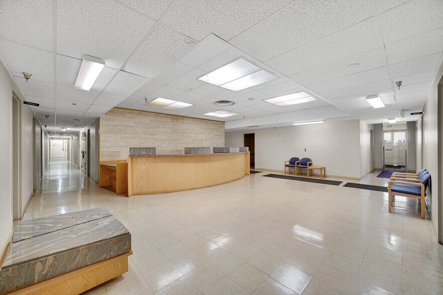 More Photos Of 5050 S State St, Chicago Office For Sale