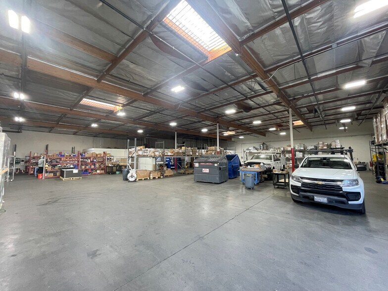 More Photos Of 3454-3464 Durahart St, Riverside Manufacturing For Lease