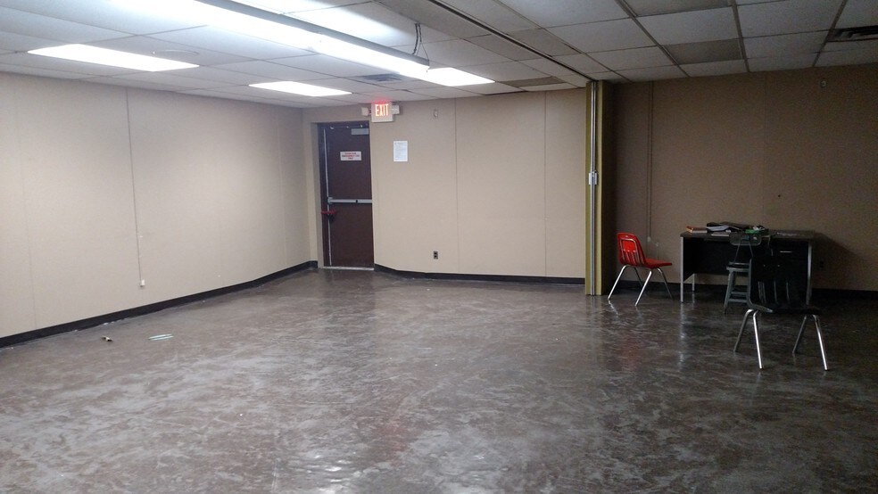 More Photos Of 17910 Van Dyke St, Detroit Manufacturing For Sale