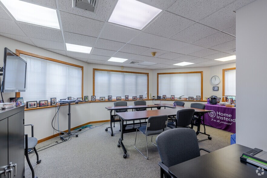 More Photos Of 384 Merrow Rd, Tolland Medical For Lease