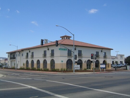 Primary Photo Of 425 W Central Ave, Lompoc Medical For Lease