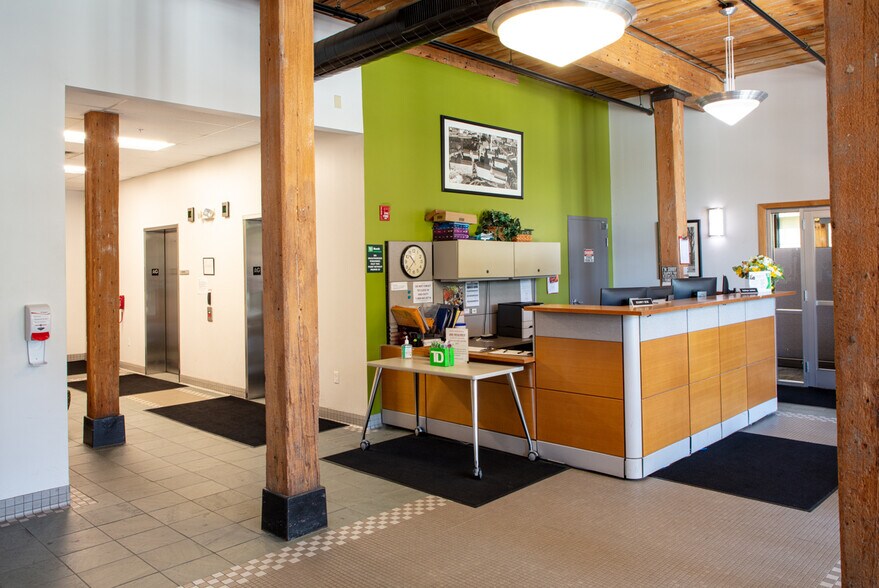 More Photos Of 140 Mill St, Lewiston Office Residential For Sale