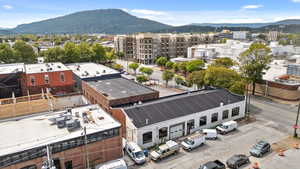 More Photos Of 1600 Broad St, Chattanooga General Retail For Sale