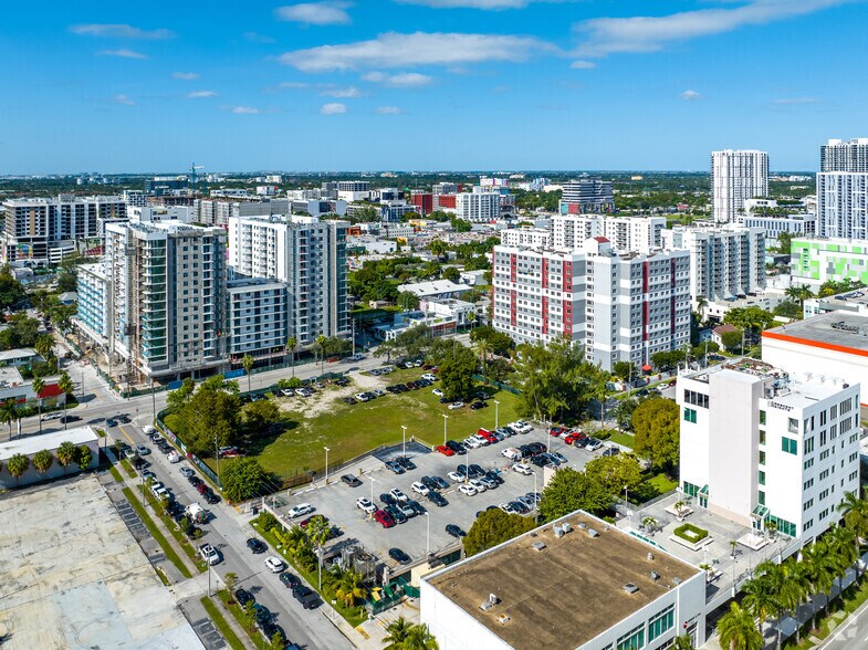 More Photos Of 2318 NE 2nd Ave, Miami Storefront For Lease
