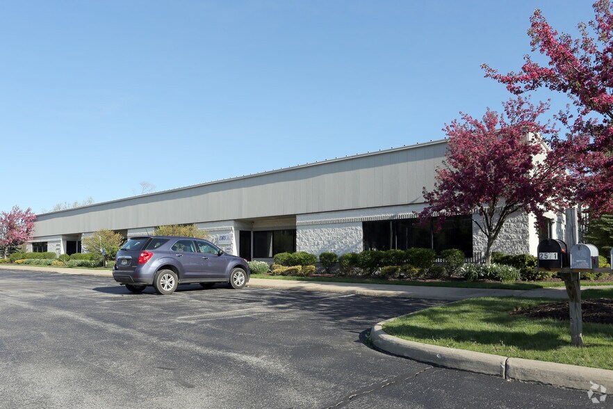 Primary Photo Of 2557-2571 Center Rd, Hinckley Warehouse For Lease
