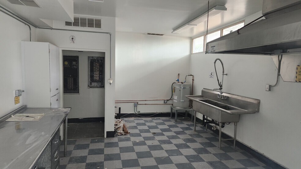 More Photos Of 543 N Fairfax Ave, Los Angeles Loft Creative Space For Lease