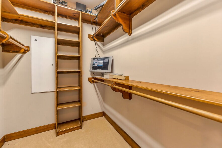 More Photos Of 43 Pool Rd, Richards Specialty For Sale