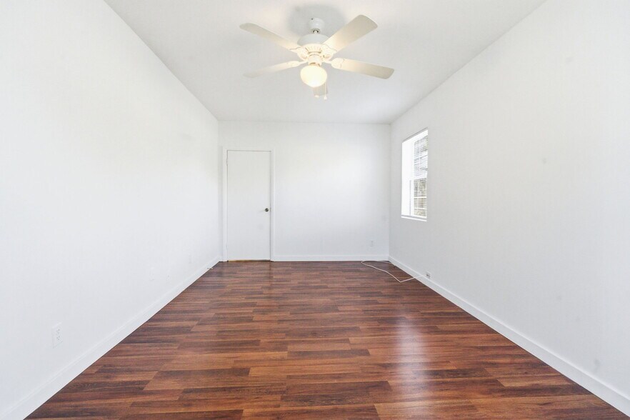 More Photos Of 1030 Camphor Ln, Deland General Retail For Sale