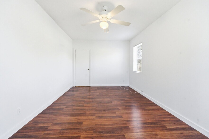 More Photos Of 1036 Camphor Ln, Deland General Retail For Sale