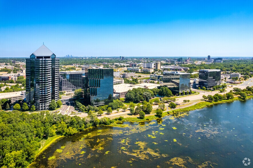 More Photos Of 8400 Normandale Lake Blvd, Bloomington Coworking Space