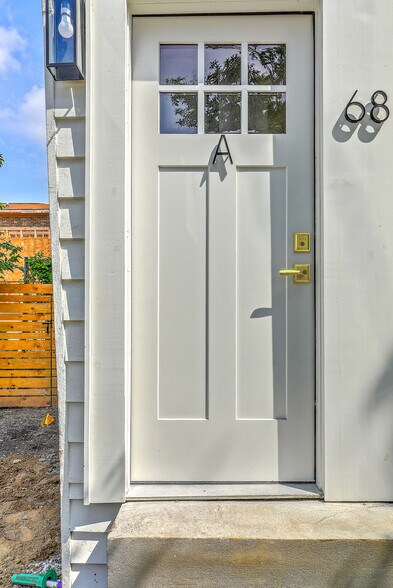 More Photos Of 68 Lee St, Charleston Apartments For Sale