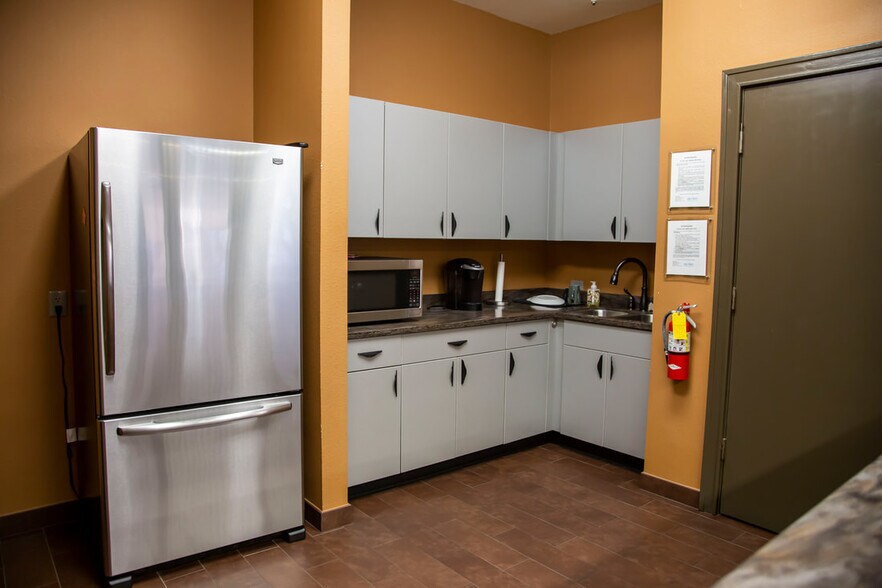 More Photos Of 20 3rd St SW, Winter Haven Storefront Retail Office For Lease