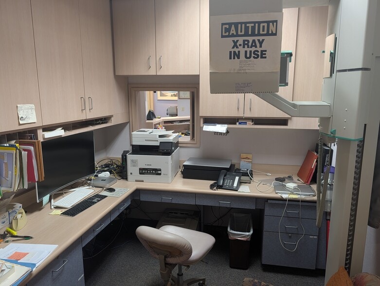 More Photos Of 1128 N Chinowth St, Visalia Medical For Sale