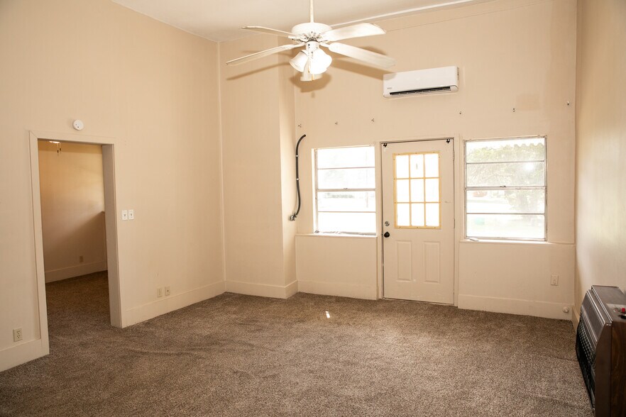 More Photos Of 515 Colorado, Burton Apartments For Sale