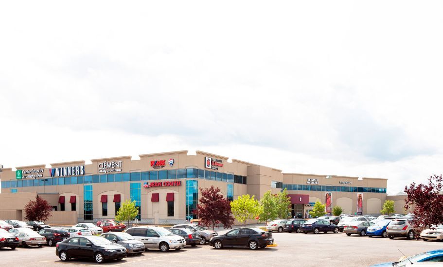 Primary Photo Of 3333 Rue Du Carrefour, Québec General Retail For Lease