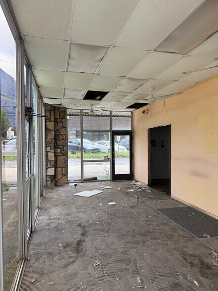 More Photos Of 1851 NE Peachtree Rd, Atlanta Freestanding For Lease