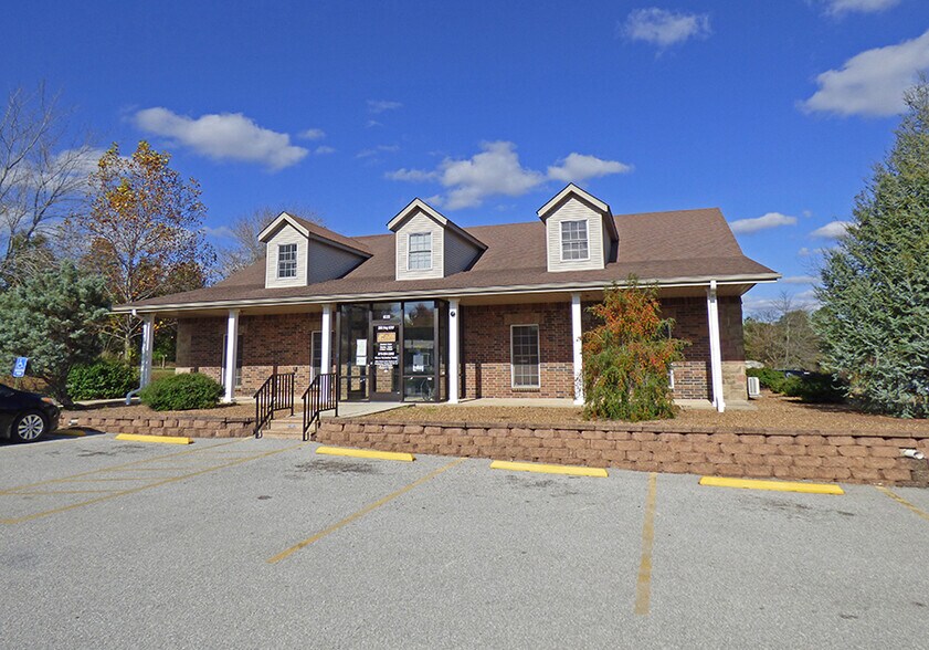 Primary Photo Of 308 US-62 Hwy, Ash Flat Medical For Sale