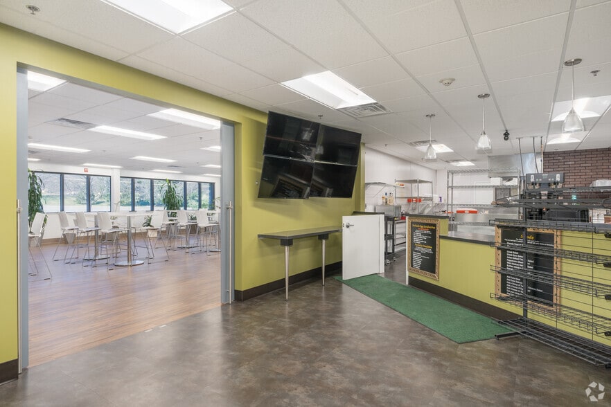 More Photos Of 7535 Windsor Dr, Allentown Unknown For Lease