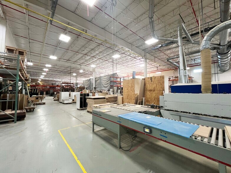 More Photos Of 4044 Brockton Dr, Grand Rapids Manufacturing For Sale