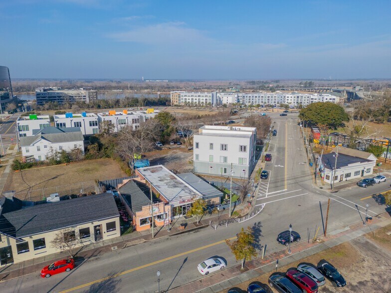 More Photos Of 1007 N 4th St, Wilmington Storefront For Lease