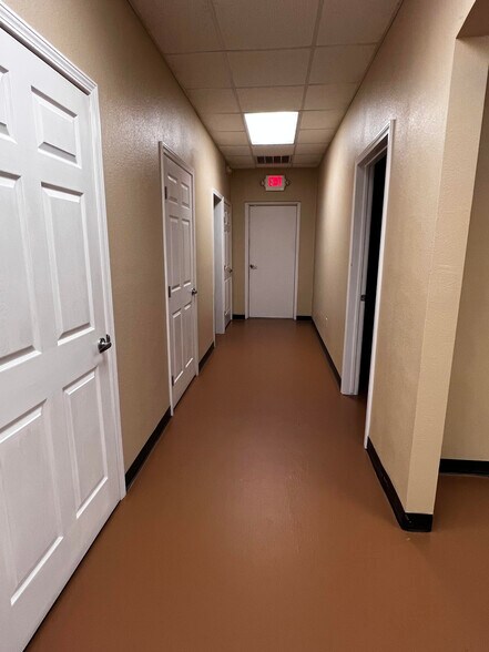 More Photos Of 1010 S Meadow Ave, Odessa Warehouse For Sale