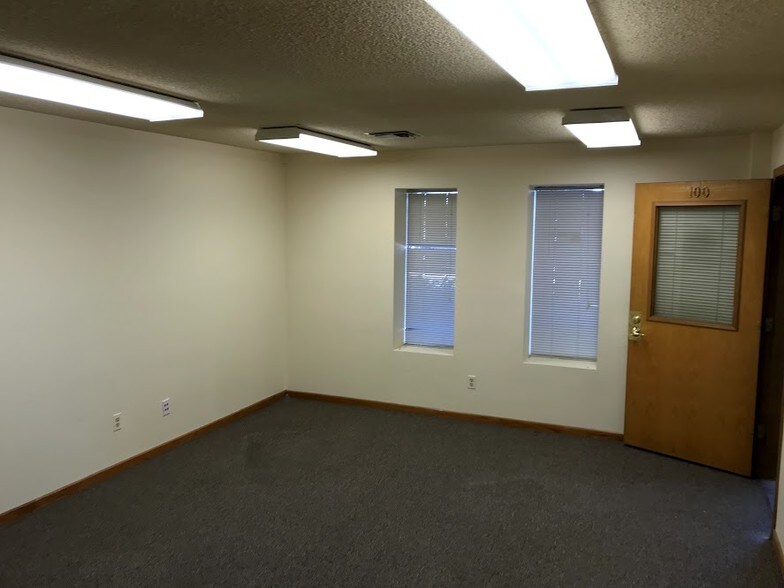 More Photos Of 3768 Norwood Dr, Littleton Warehouse For Lease