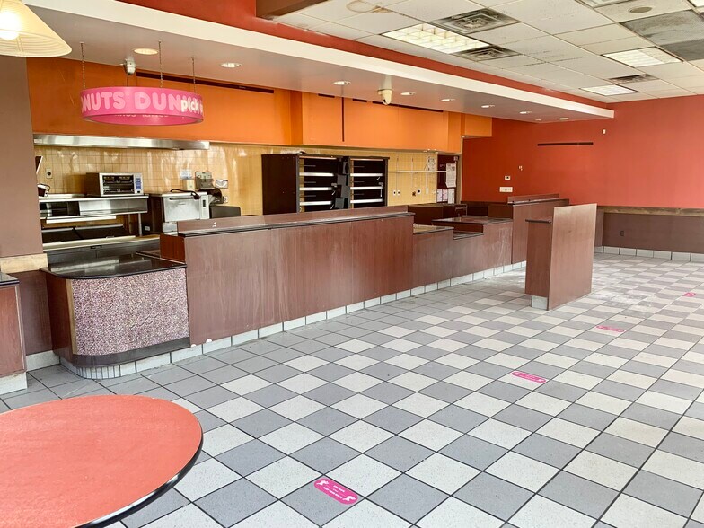 More Photos Of 1989-2001 Springfield Ave, Maplewood Freestanding For Sale