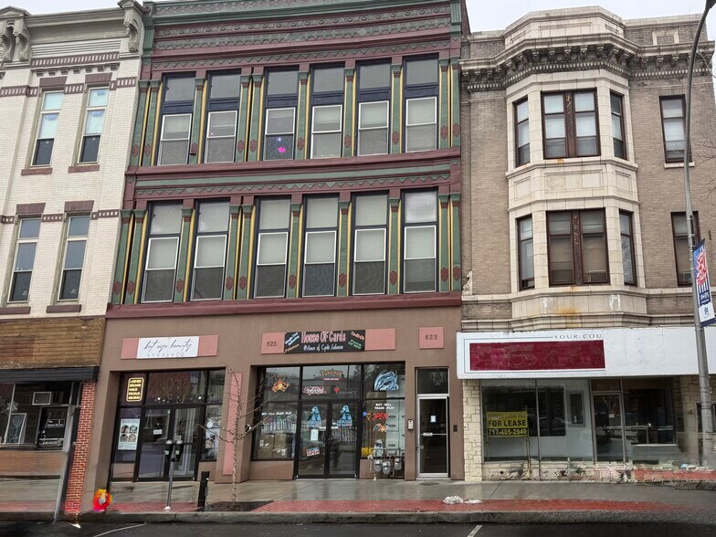 Primary Photo Of 623-627 Cumberland St, Lebanon Storefront Retail Residential For Lease