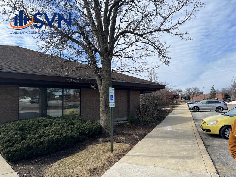 More Photos Of 511-515 Thornhill Dr, Carol Stream Unknown For Lease
