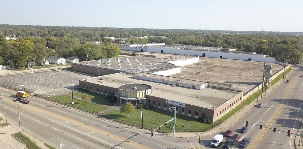 Primary Photo Of 711 Harrison Ave, Rockford Manufacturing For Lease