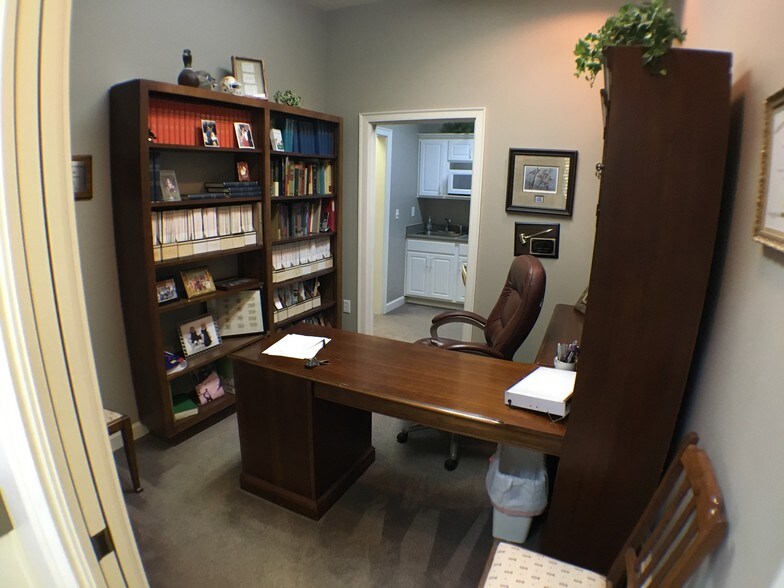 More Photos Of 3100-3106 Professional Plz, Germantown Medical For Sale