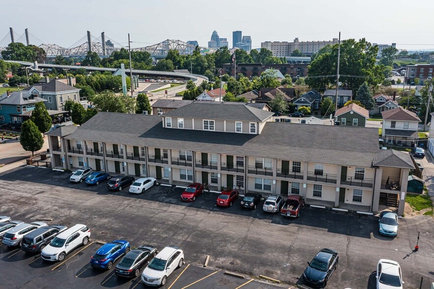 More Photos Of 124 W Chestnut St, Jeffersonville Apartments For Sale