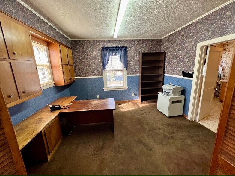 More Photos Of 303 S Second St, Booneville Medical For Sale