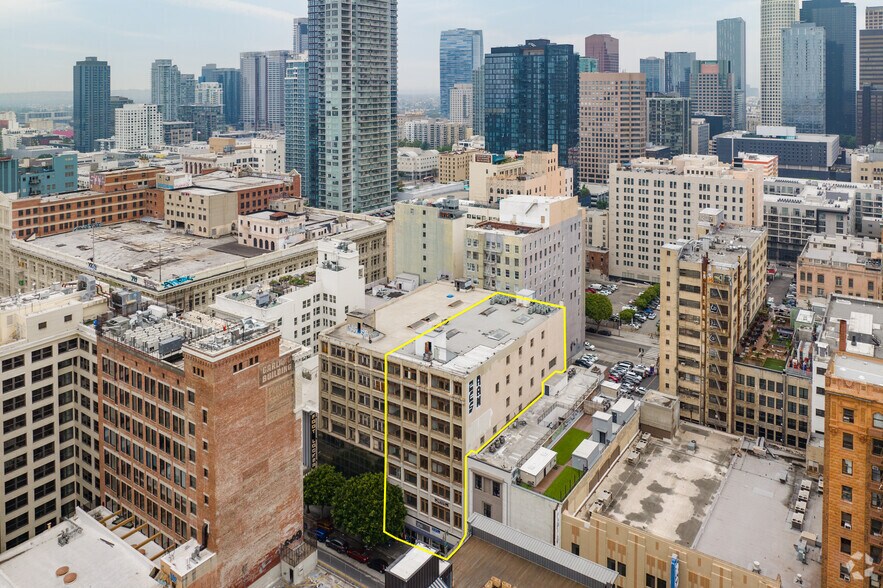 More Photos Of 737 S Broadway, Los Angeles Loft Creative Space For Sale