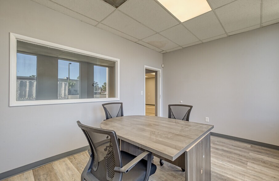 More Photos Of 6501 Arlington Expy, Jacksonville Office Residential For Sale