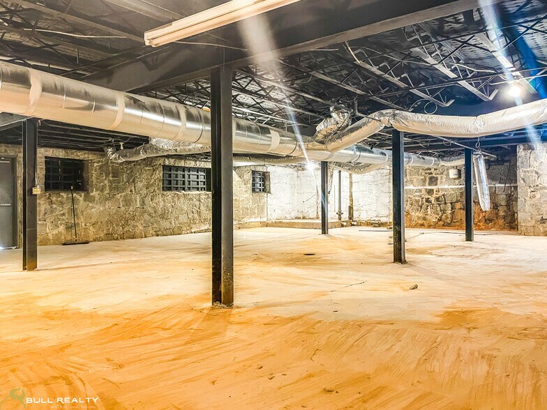 More Photos Of 2087 NE Piedmont Rd, Atlanta Freestanding For Sale