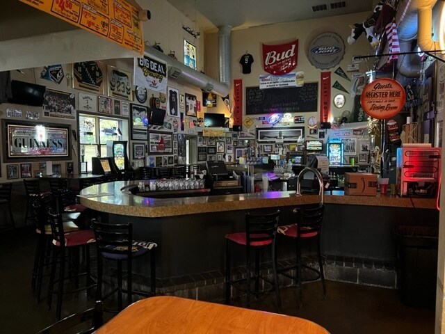 More Photos Of 303 Reid St, De Pere Restaurant For Sale