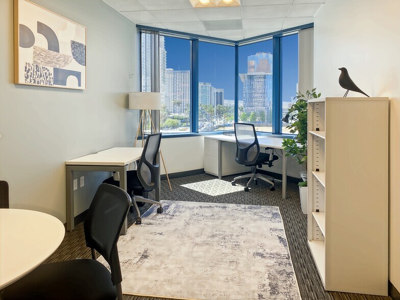 Primary Photo Of 111 W Ocean Blvd, Long Beach Coworking Space