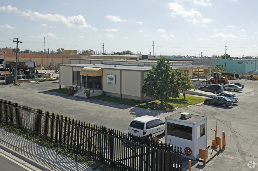 Primary Photo Of 3570 NW 62nd St, Miami Warehouse For Lease