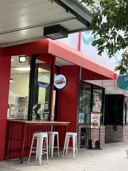 More Photos Of 16-20 W Flagler St, Miami Storefront For Lease