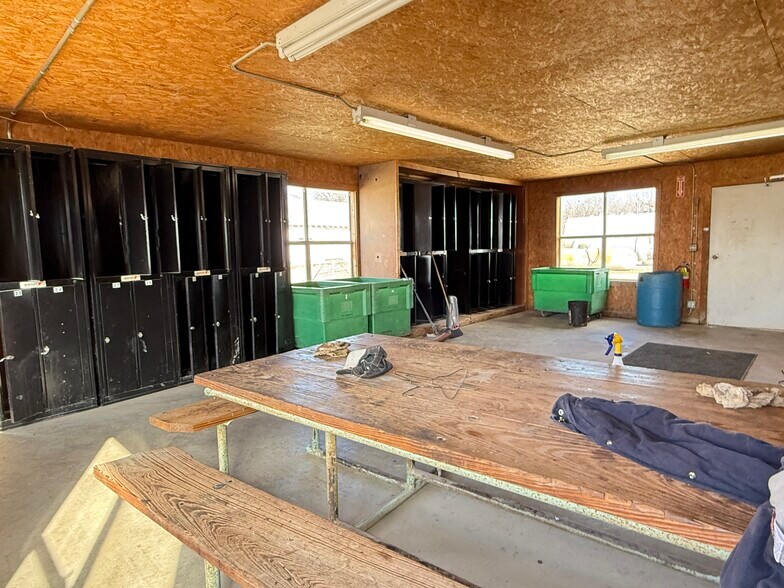 More Photos Of 12525 Old Highway 99, Seminole Warehouse For Sale