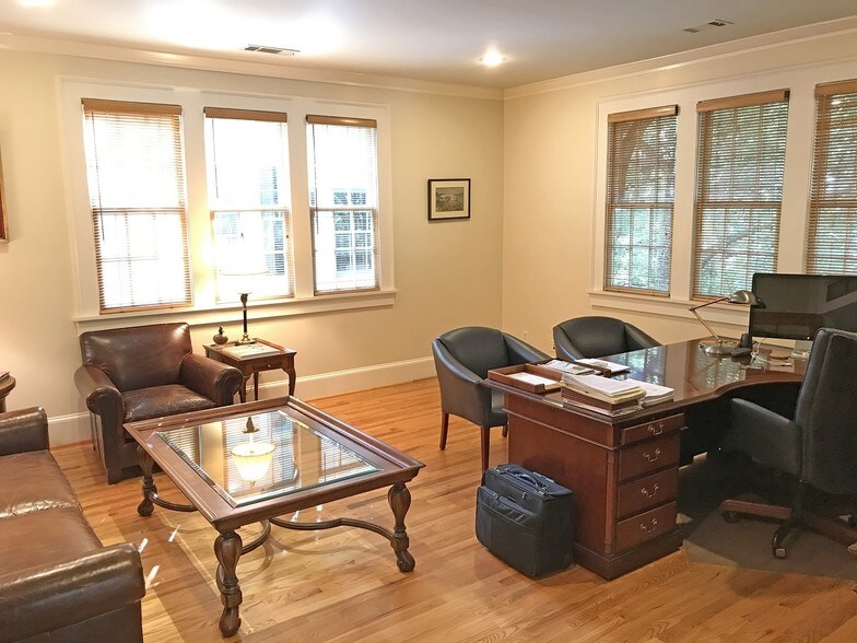 More Photos Of 1629 Monroe Dr, Atlanta Office For Lease